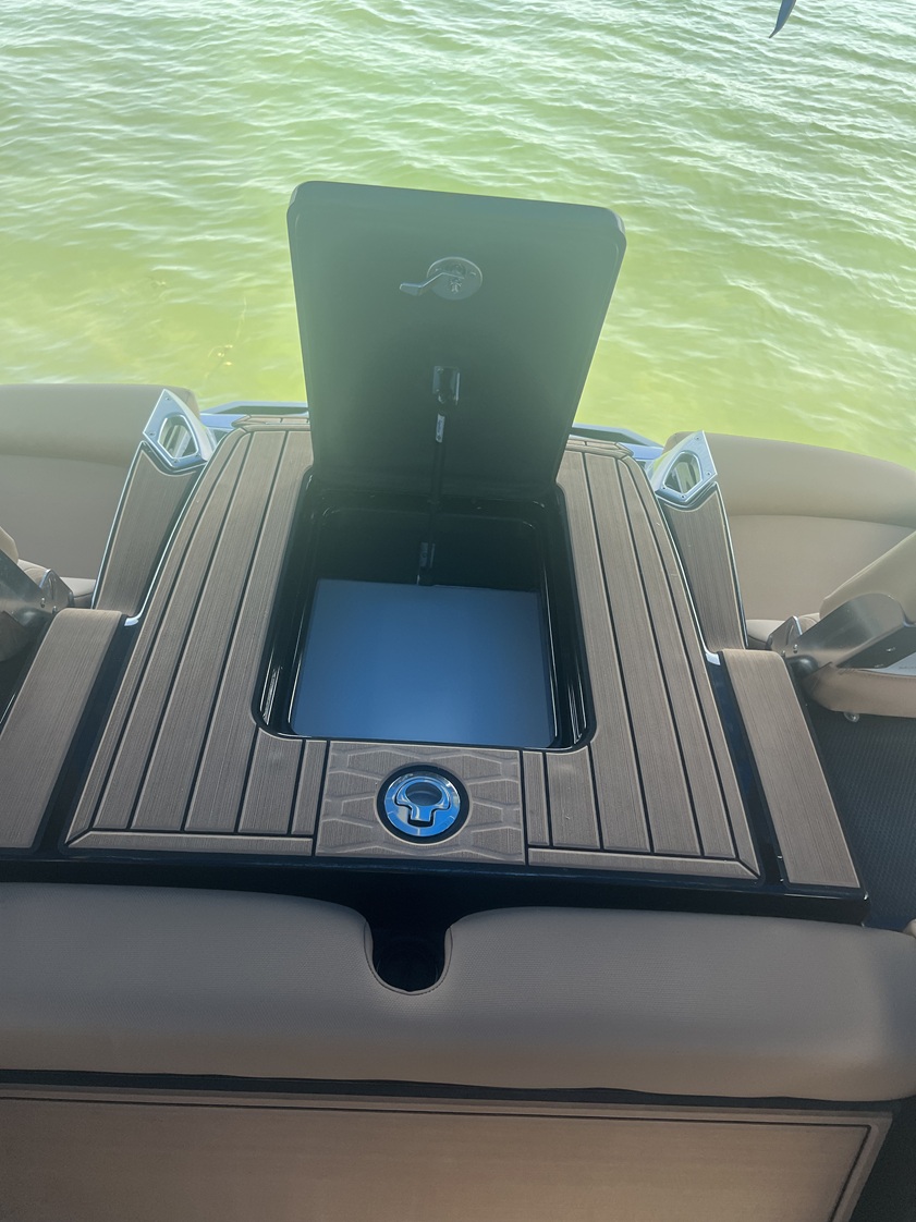 2021 Mastercraft X24