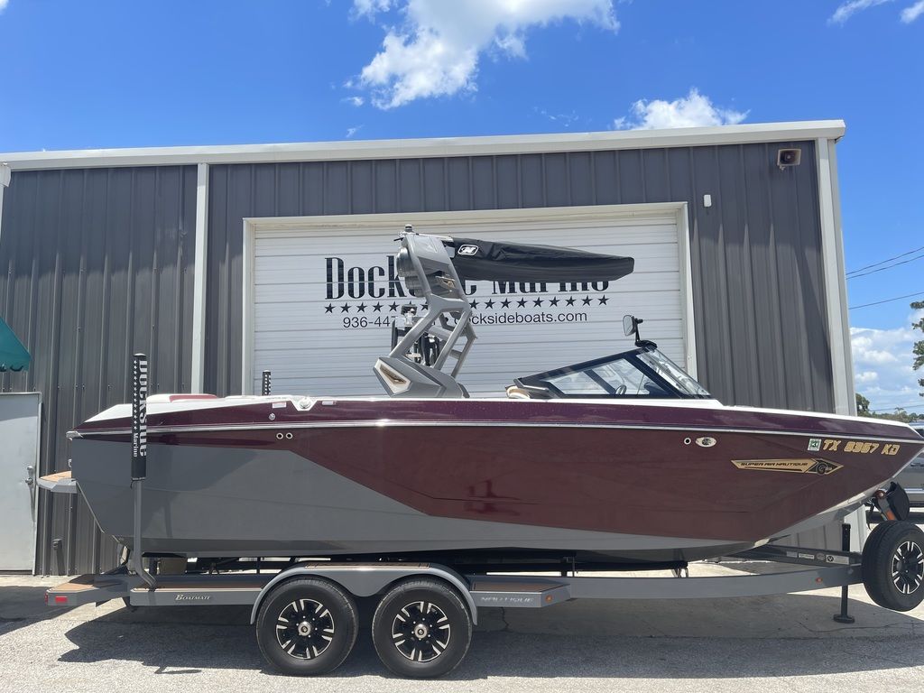 boat.Title