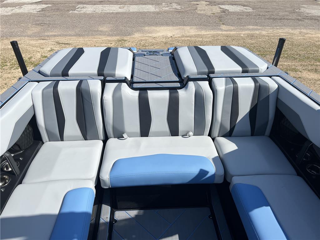 NEW 2024 MALIBU 22 LSV WAKESETTER W/ M6DI, TRAILER, AND DIAMOND HULL *DEMO*