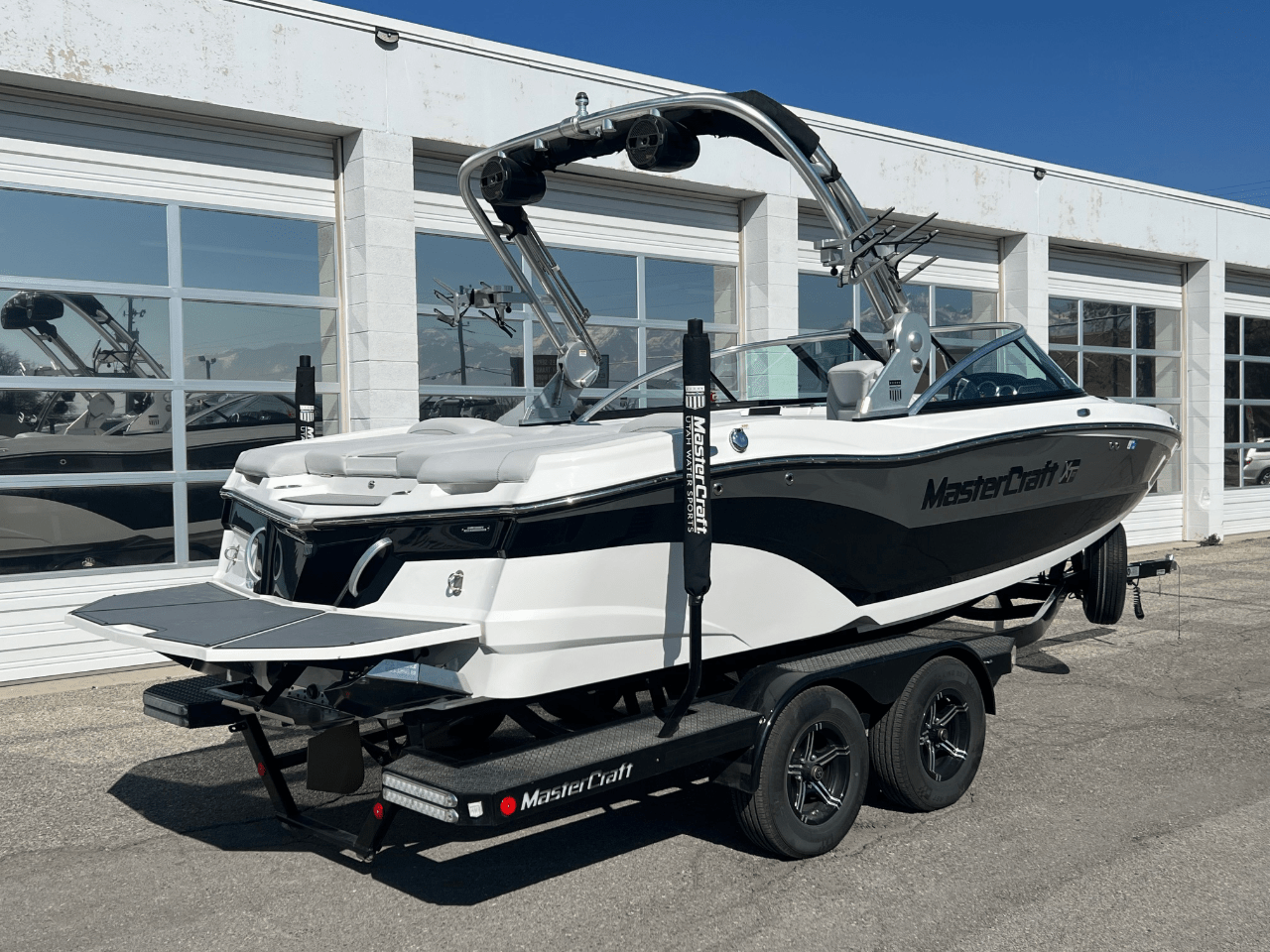 2019 20′ MasterCraft “XT20”