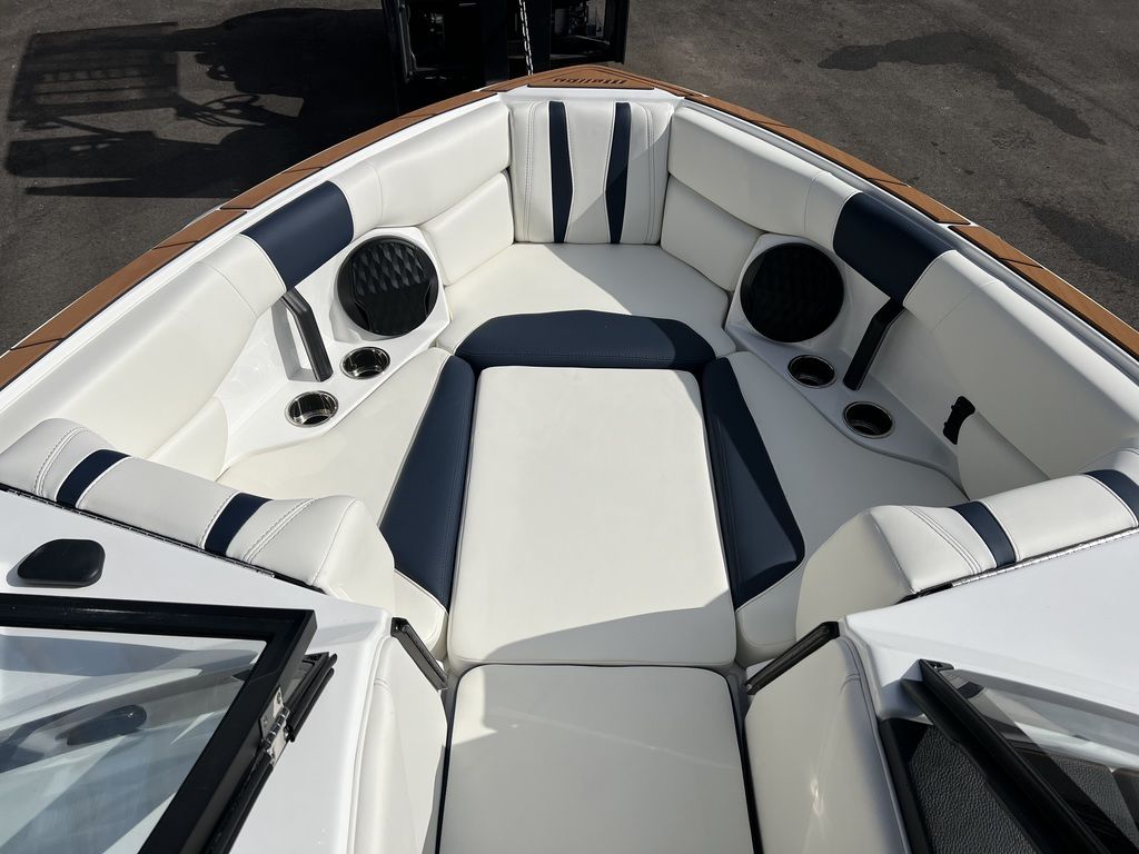 2025 Malibu Boats 22 LSV