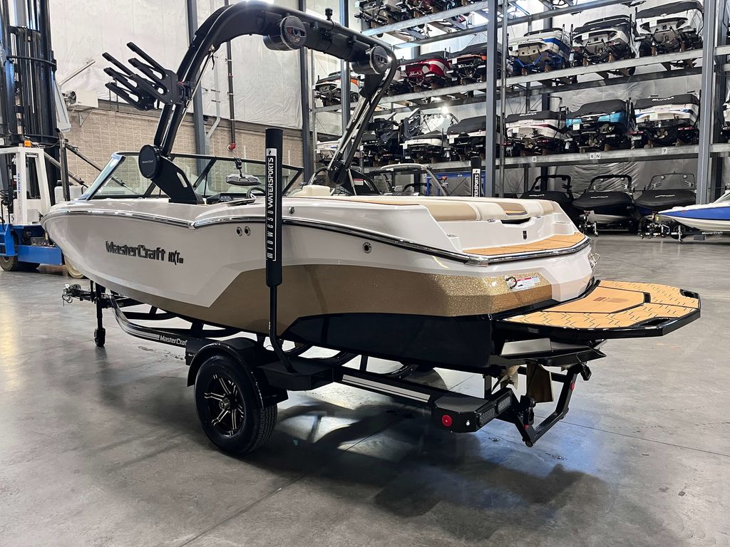 2025 MasterCraft NXT20