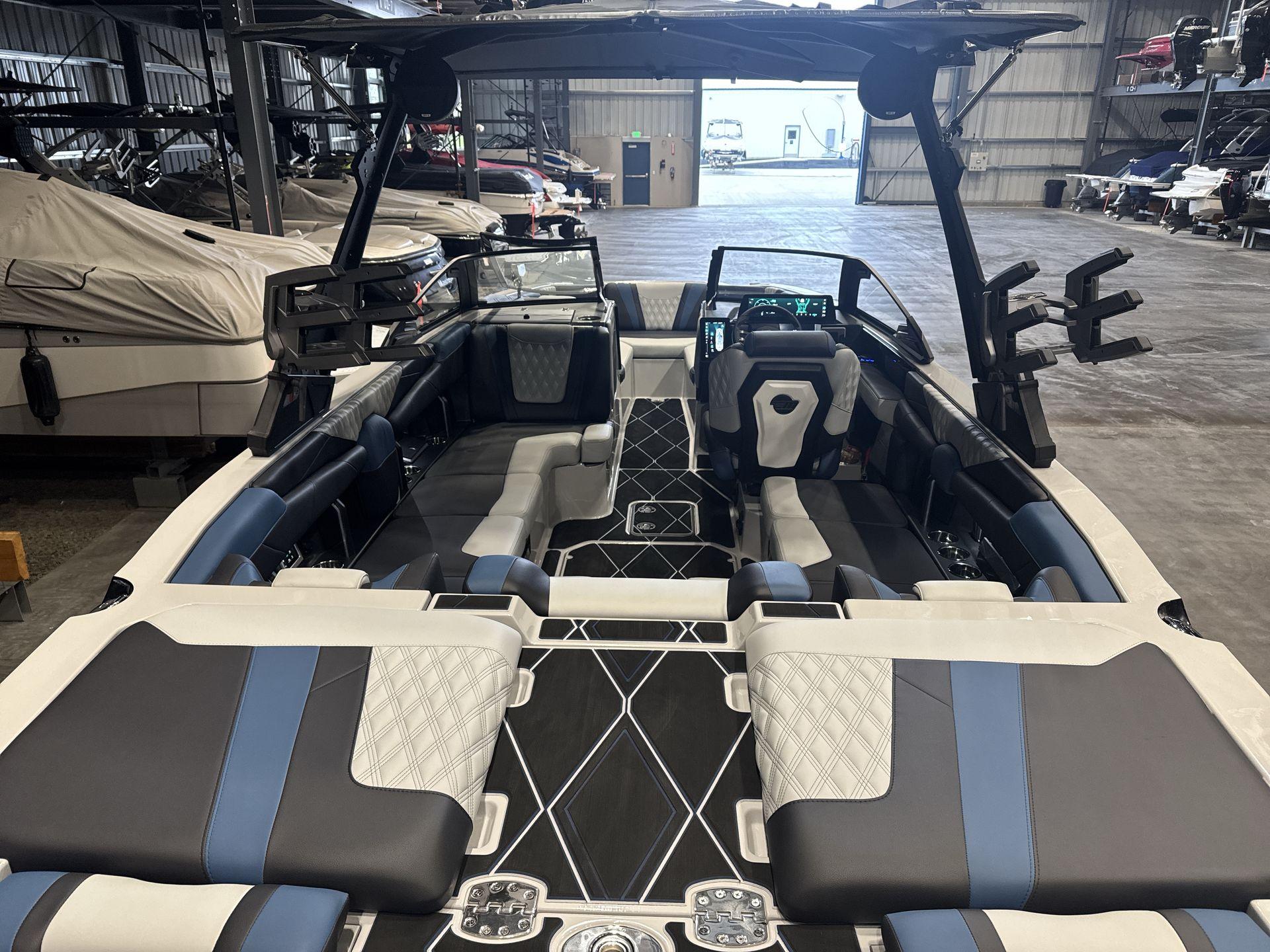 2025 Malibu M230