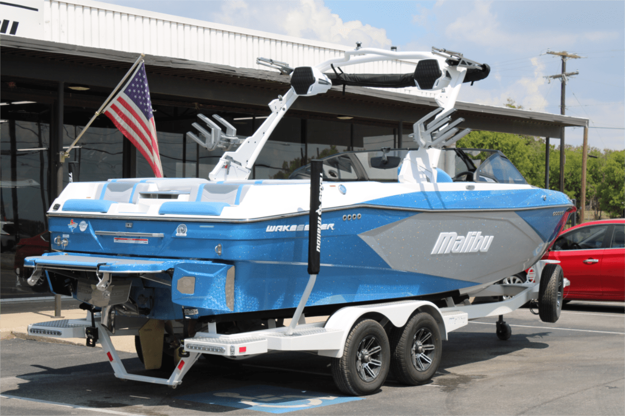 2025 Malibu 23 LSV