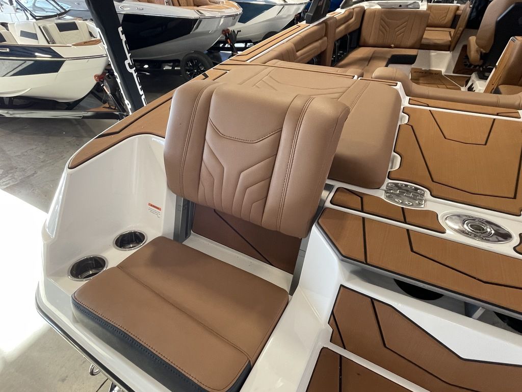 2025 Malibu Boats 25 LSV