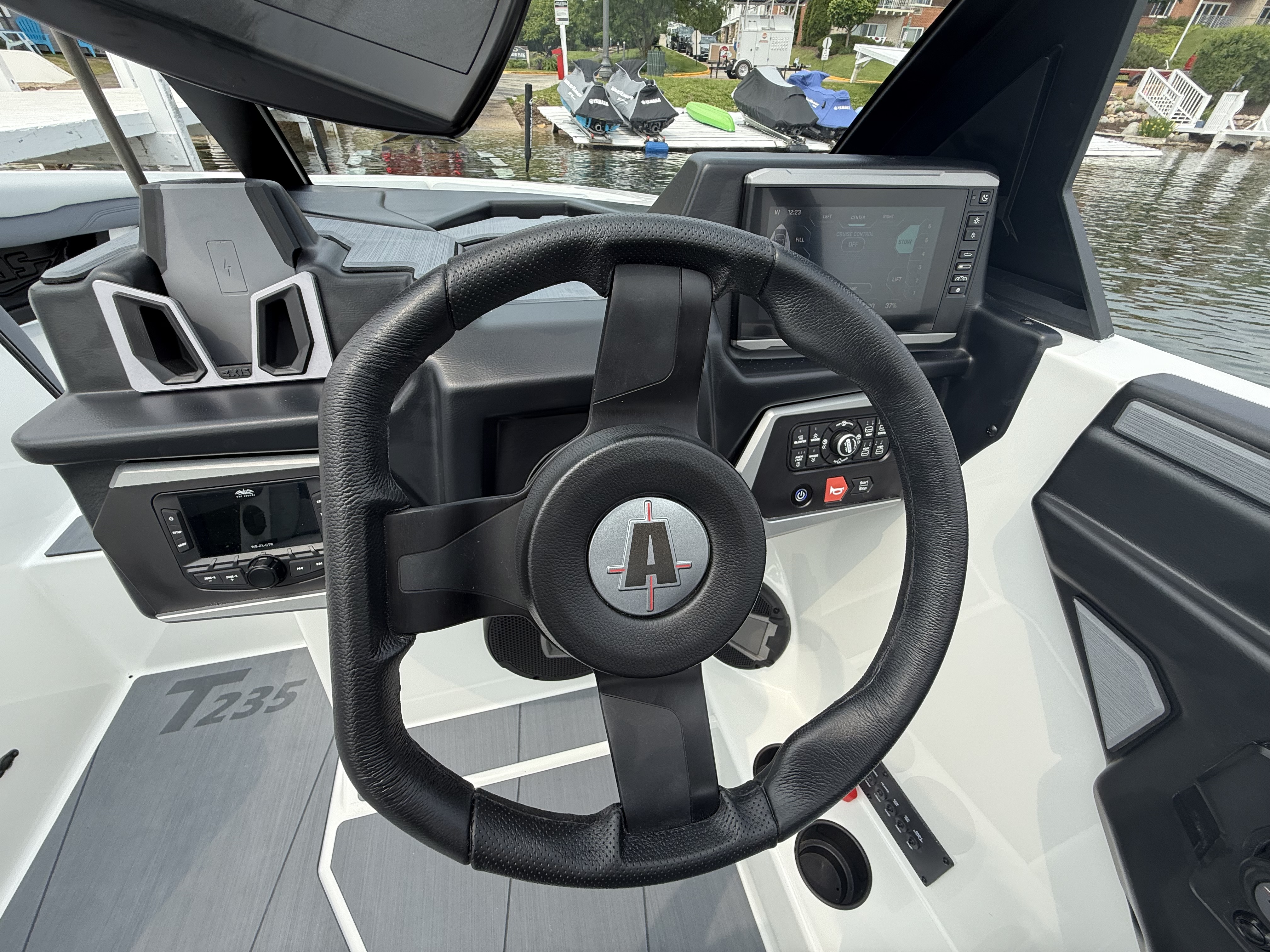 2025 Axis T235