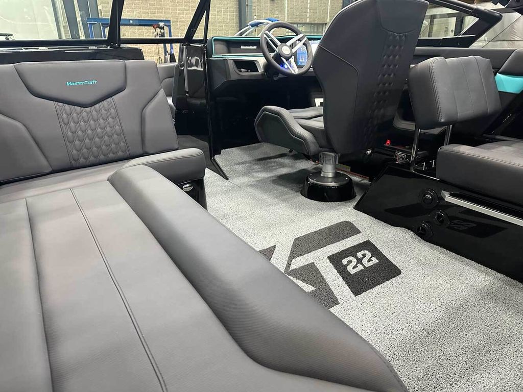 2025 MasterCraft XT22