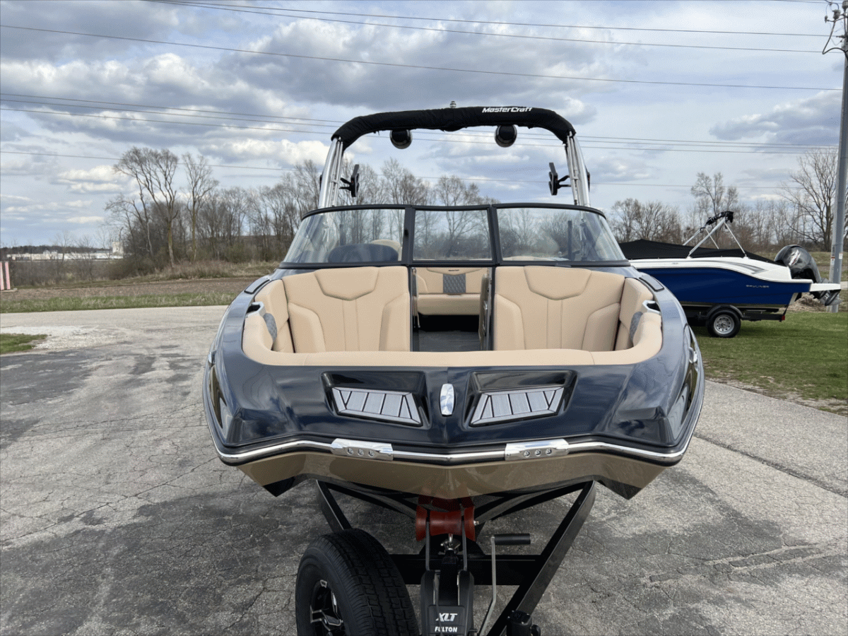 2023 MasterCraft XT-24 | 209097