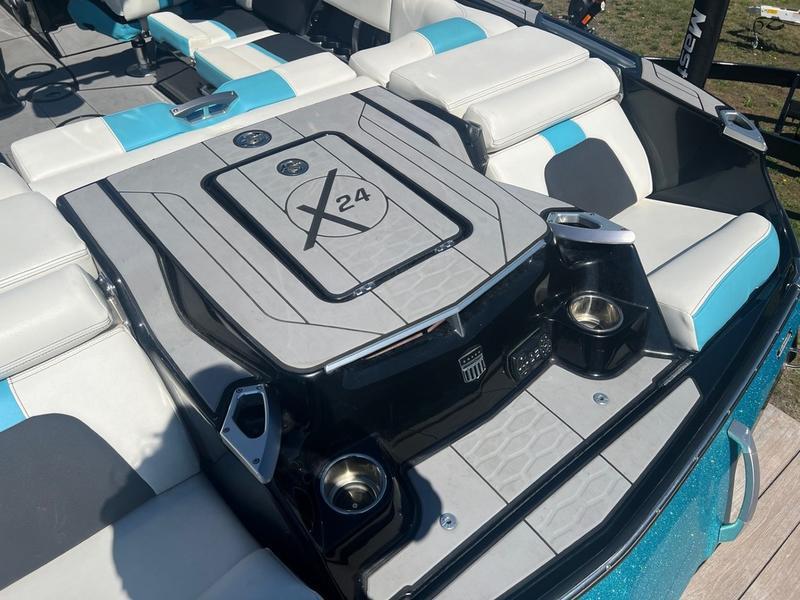 2019 MasterCraft X24