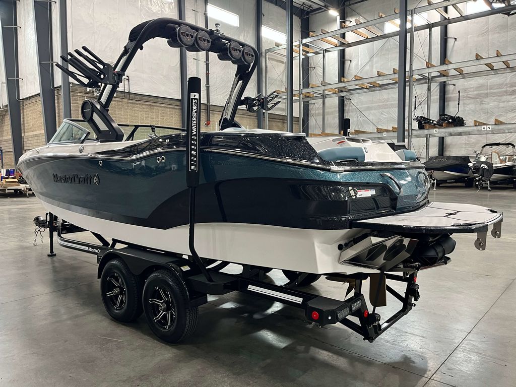 2025 MasterCraft X24