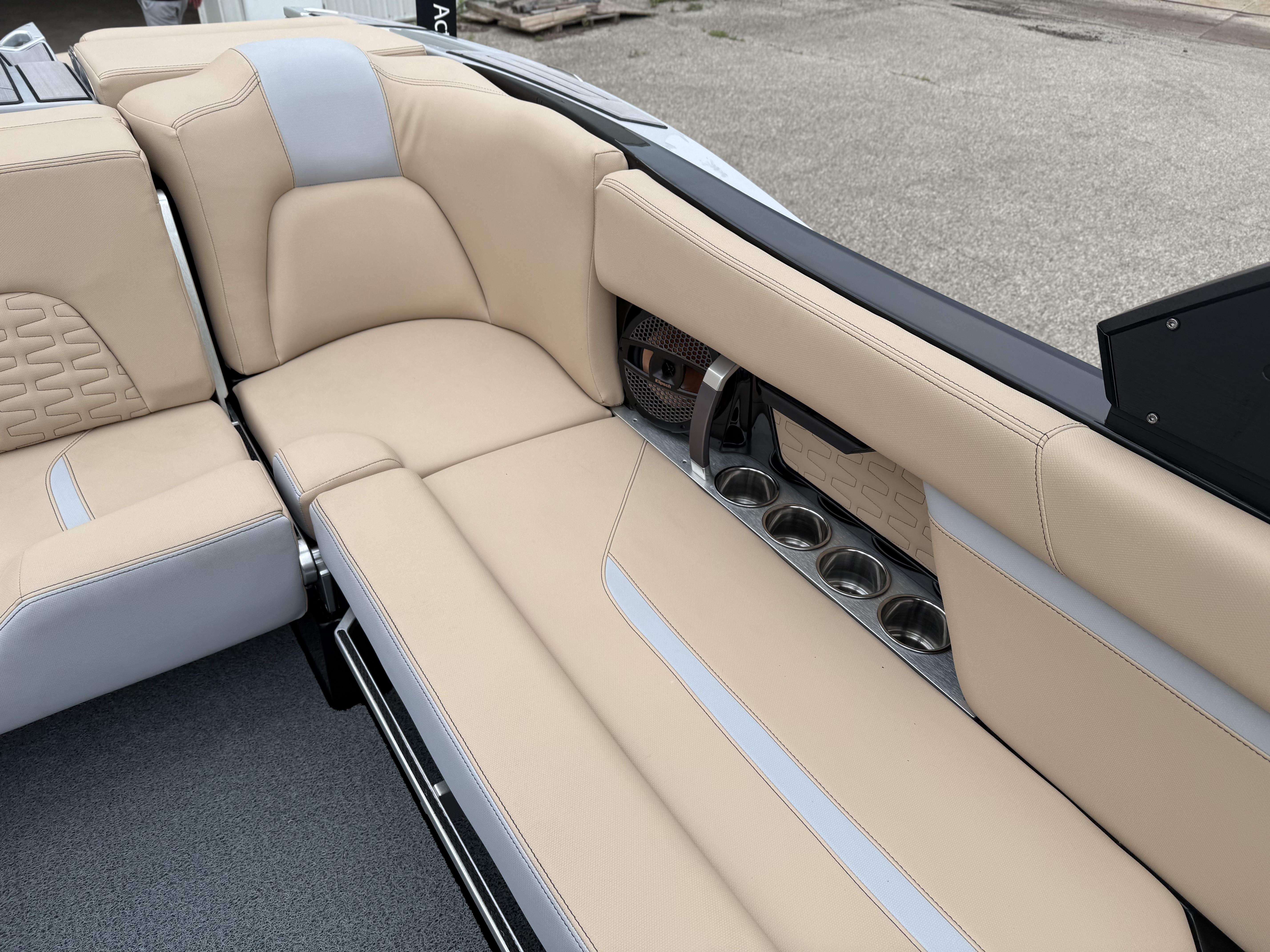 2023 MasterCraft X24