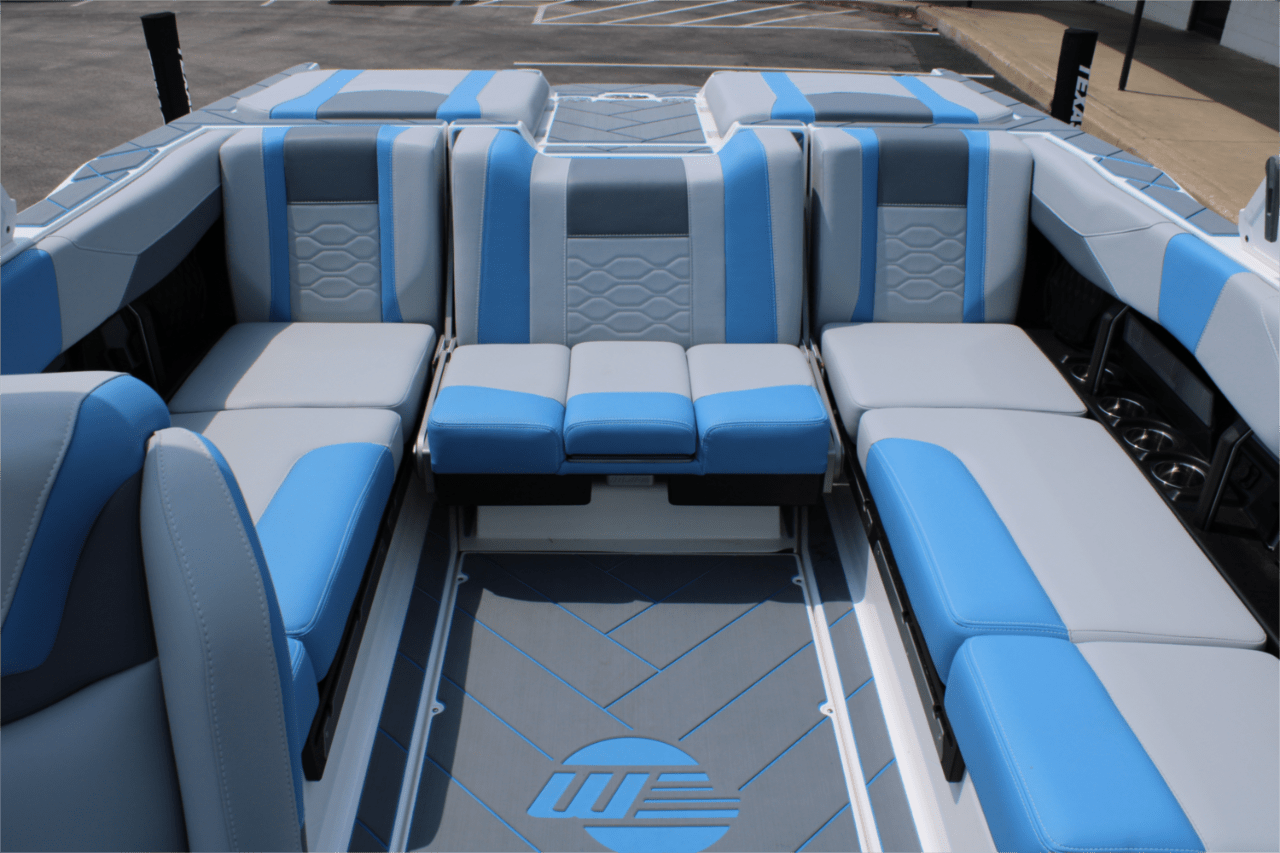 2025 Malibu 23 LSV