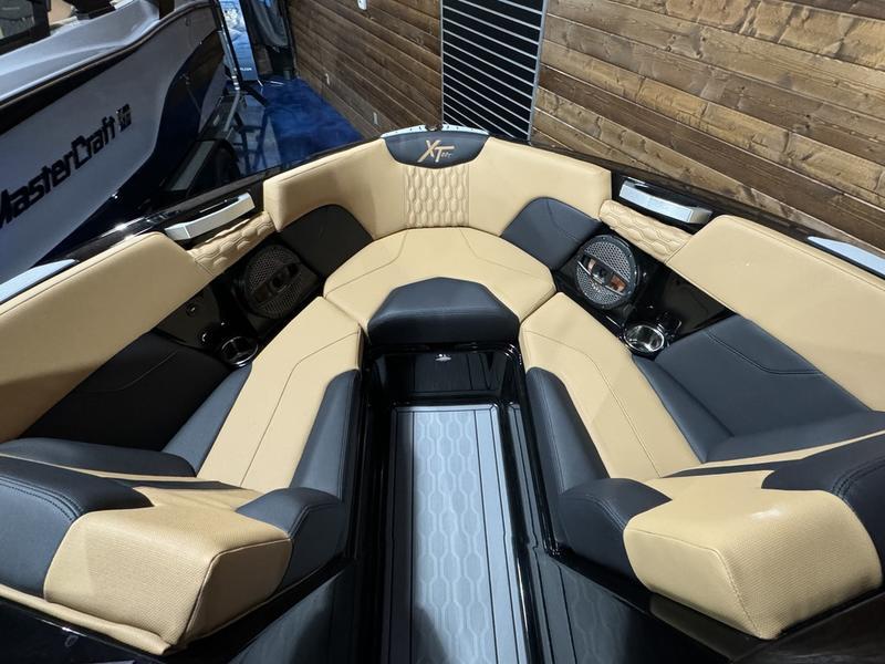 2025 MasterCraft XT22T