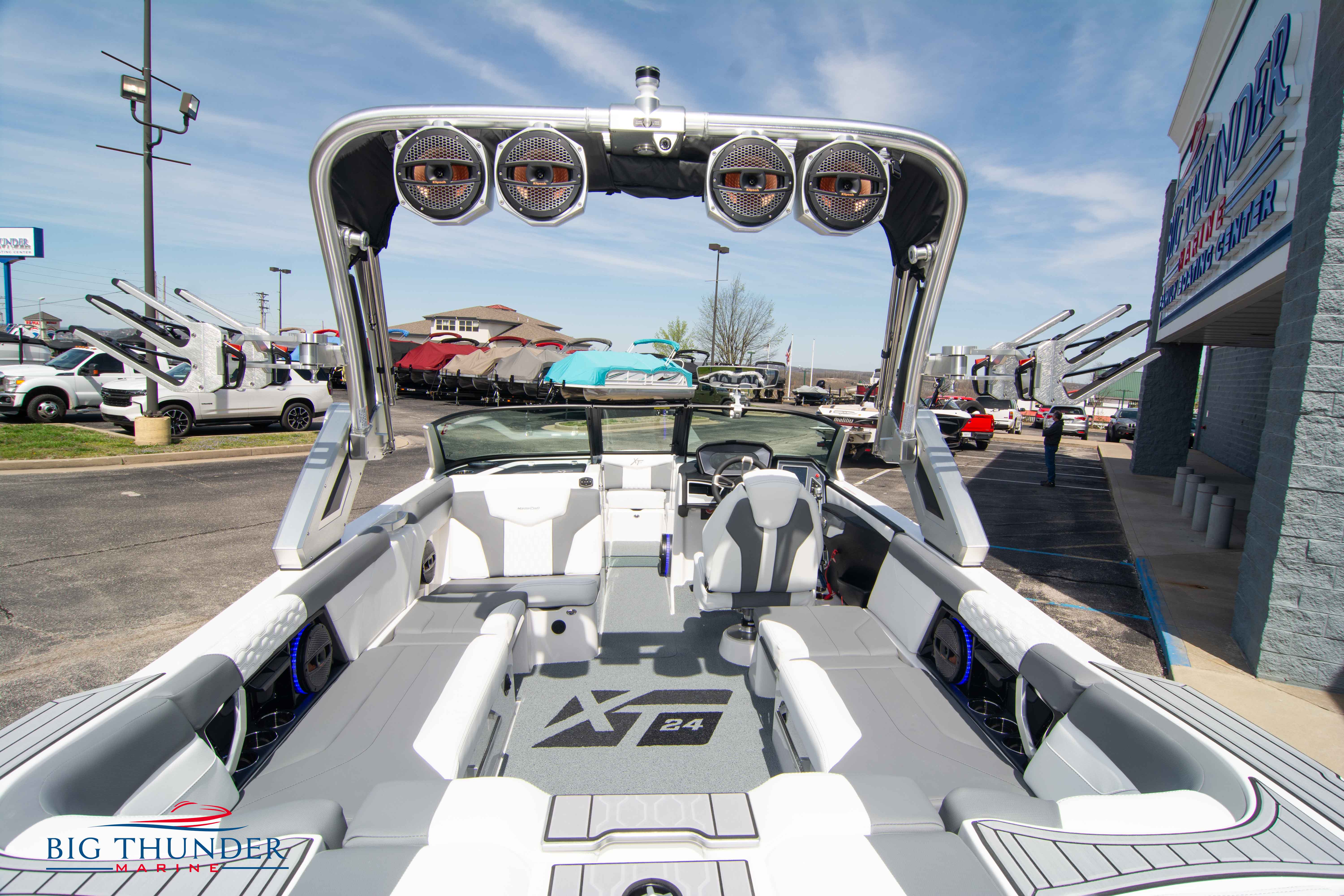 2023 Mastercraft XT24