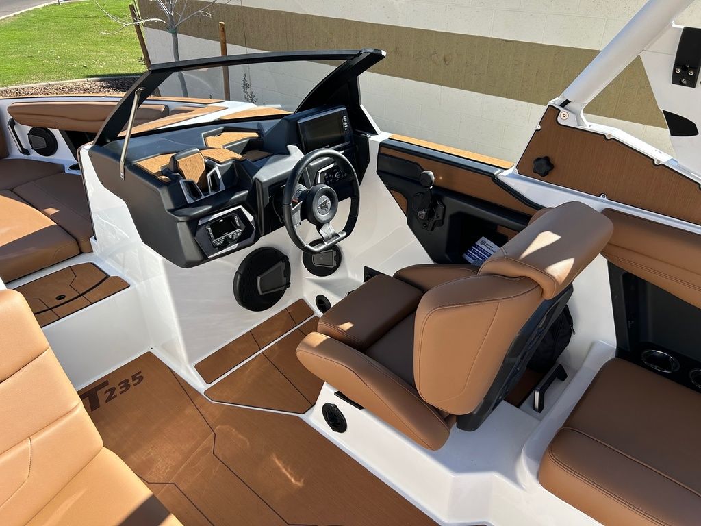 2025 Axis Wake Research T235