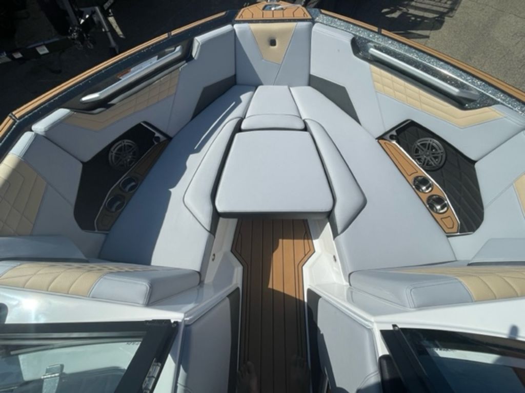 boat.Title