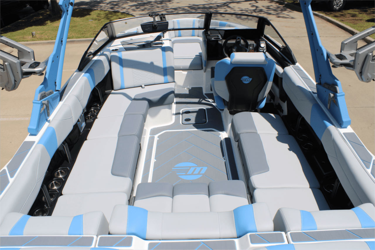 2025 Malibu 23 LSV Icon