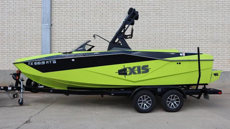 boat.Title
