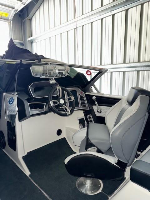 2021 MasterCraft X24