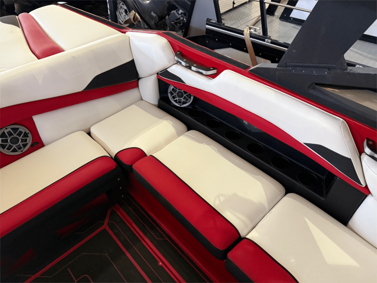 2019 Axis A20