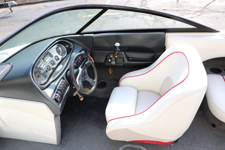 2006 Malibu 21 Vride - new Arrival!! - Only 245 Hours!