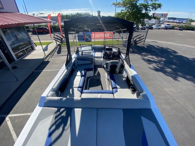 2022 Axis Wake Research T220