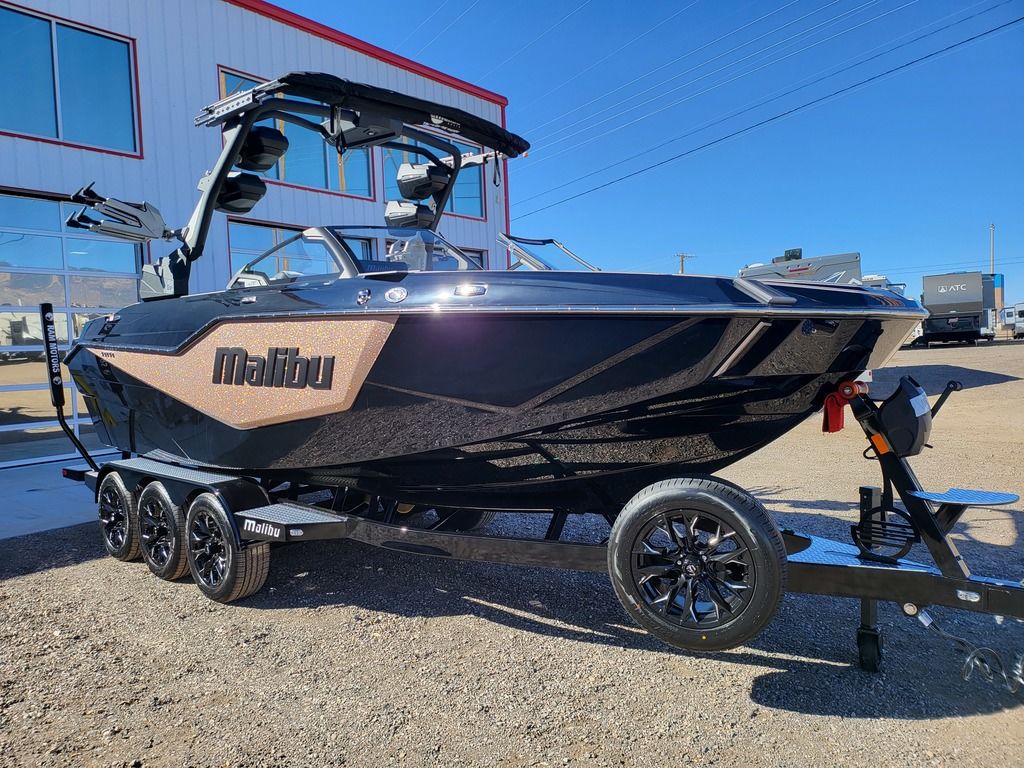 2025 Malibu Boats M230