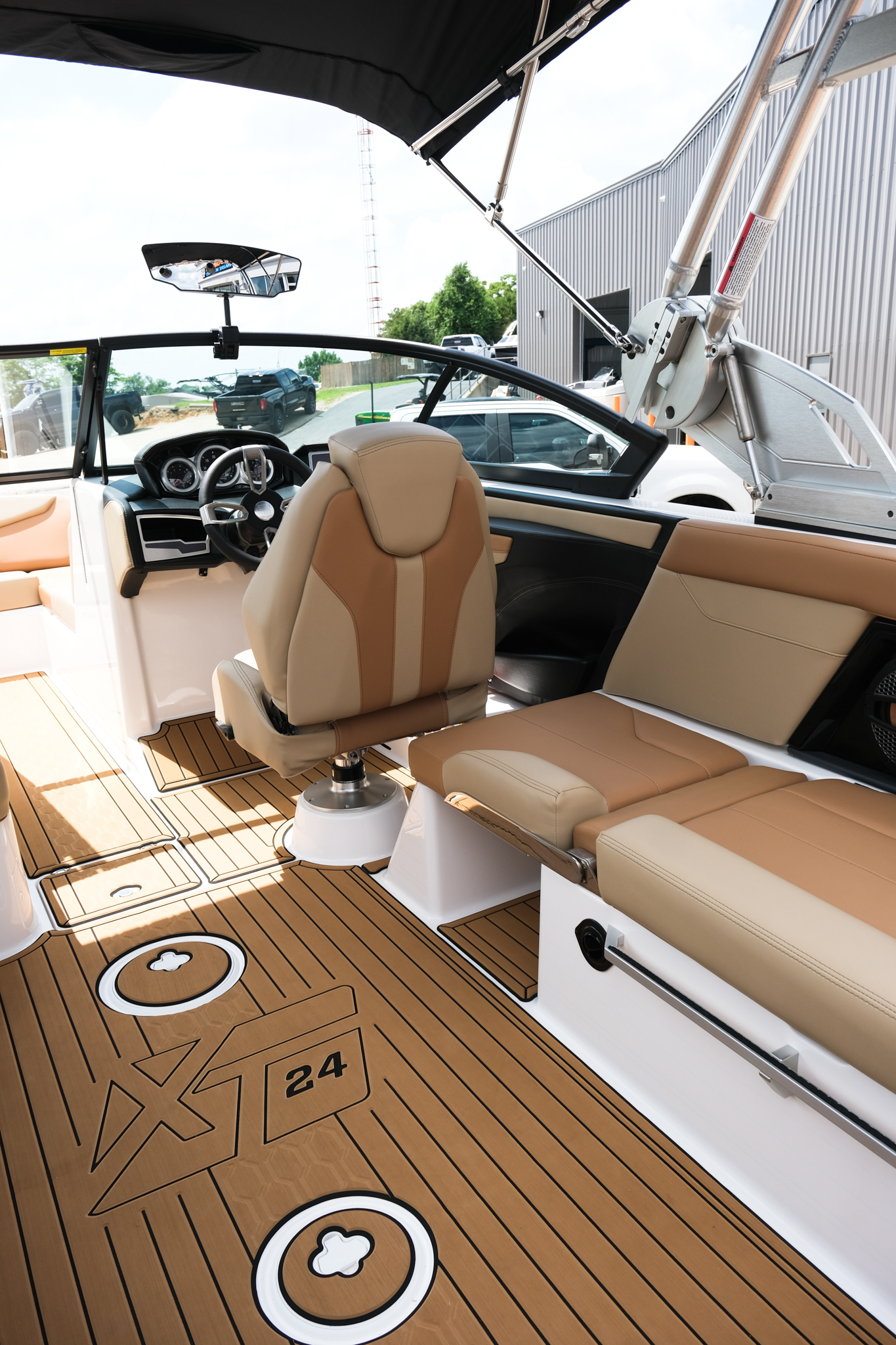 2024 MASTERCRAFT XT-24 BRAND NEW 