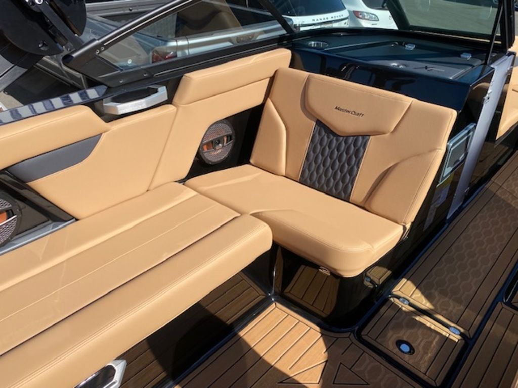 2025 MasterCraft XT23