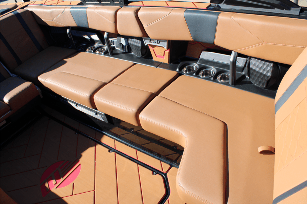 2025 Malibu 23 LSV