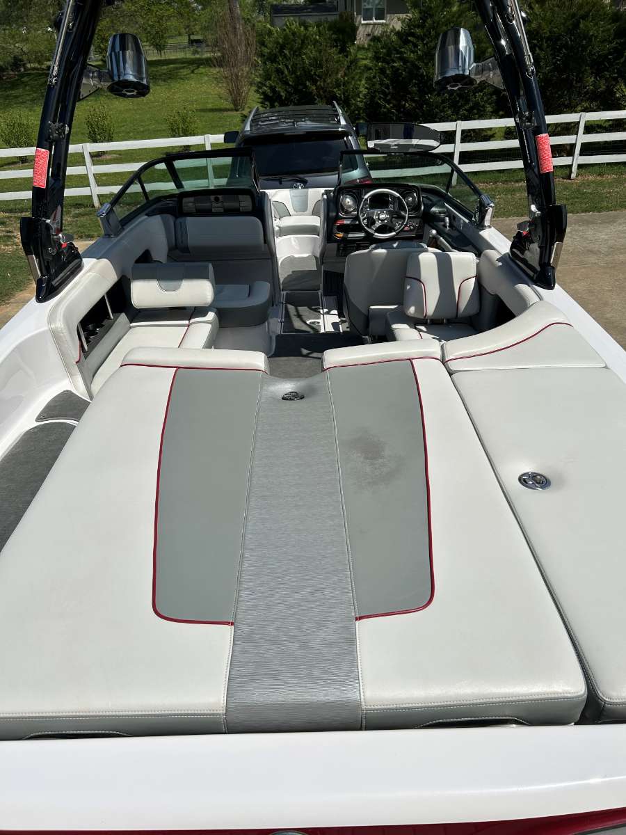 2011 Sport Nautique 226
