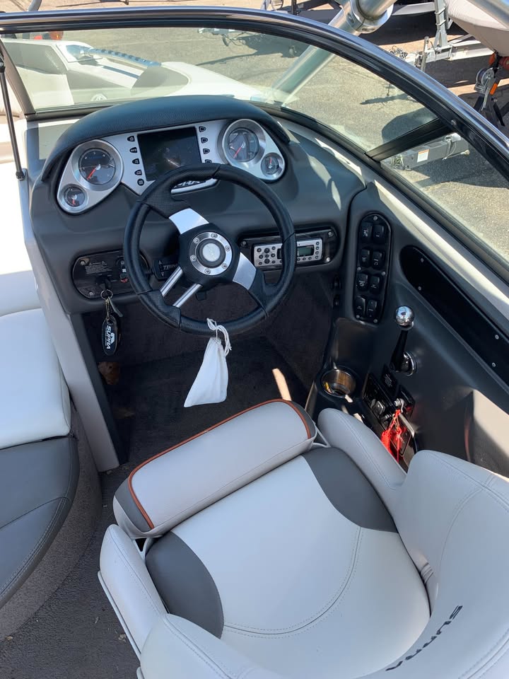 2010 Supra Launch 21V