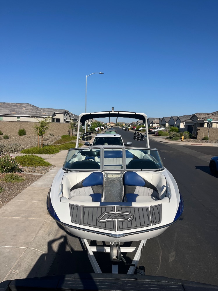 2019 MB B52 21'