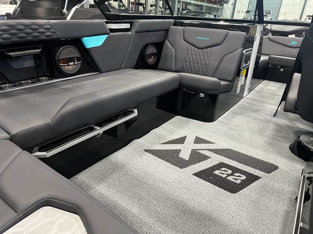 2025 MasterCraft XT22
