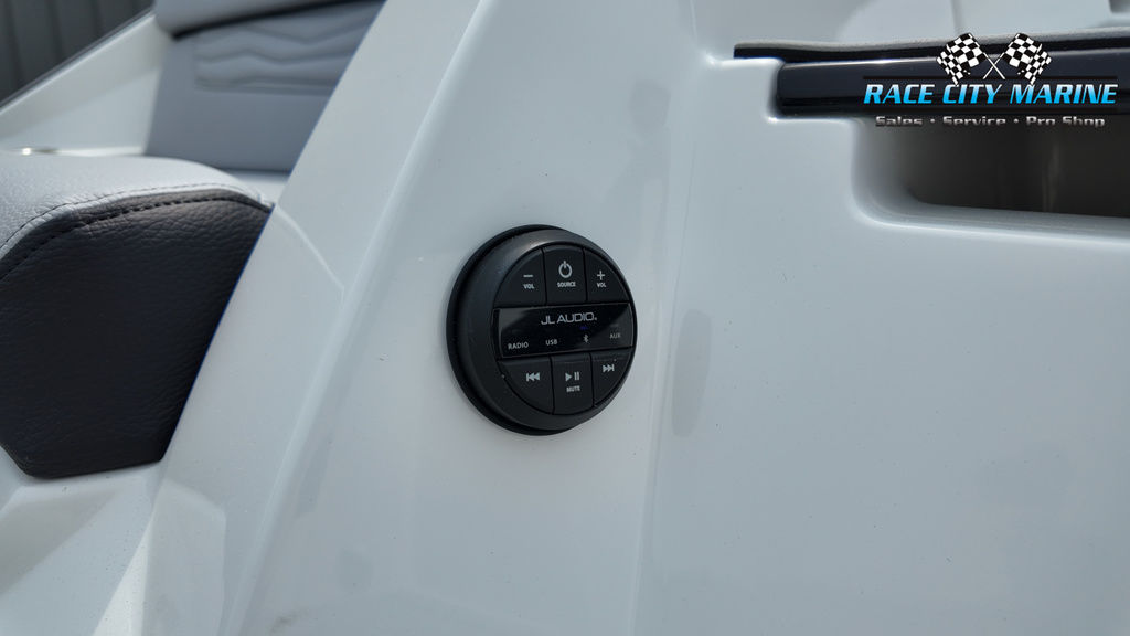 2025 Nautique G21