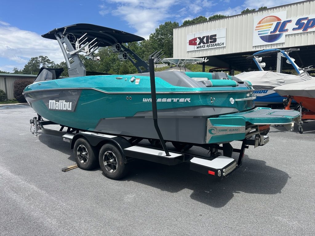 2020 Malibu Boats 25 LSV