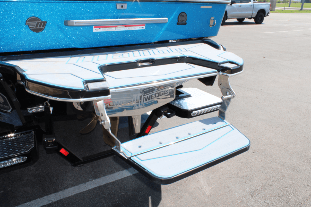 2025 Malibu 25 LSV