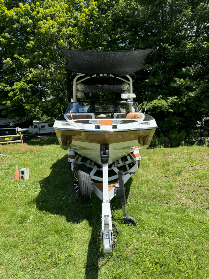 Malibu M240 &amp; Trailer – ONE Owner – LOW HOURS -Full Transferable Factory Warranty