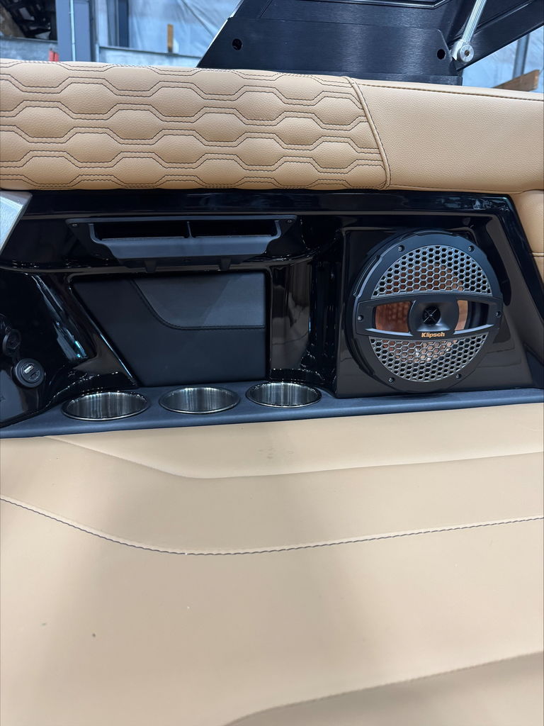 2025 MasterCraft XT22T