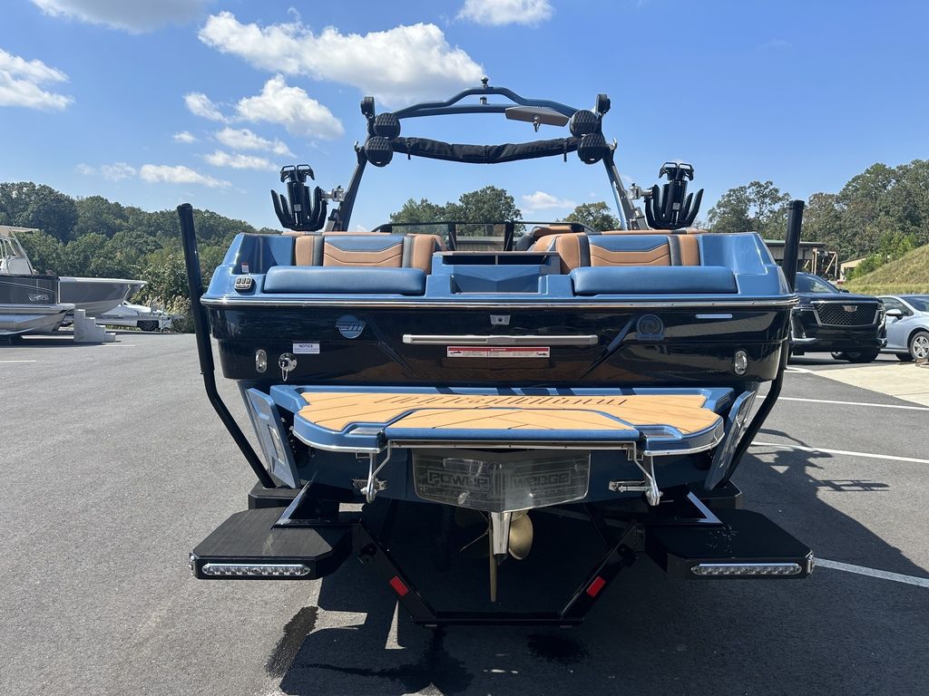 2024 Malibu Boats 23 LSV