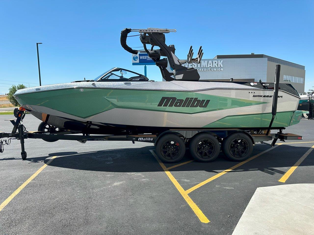 boat.Title