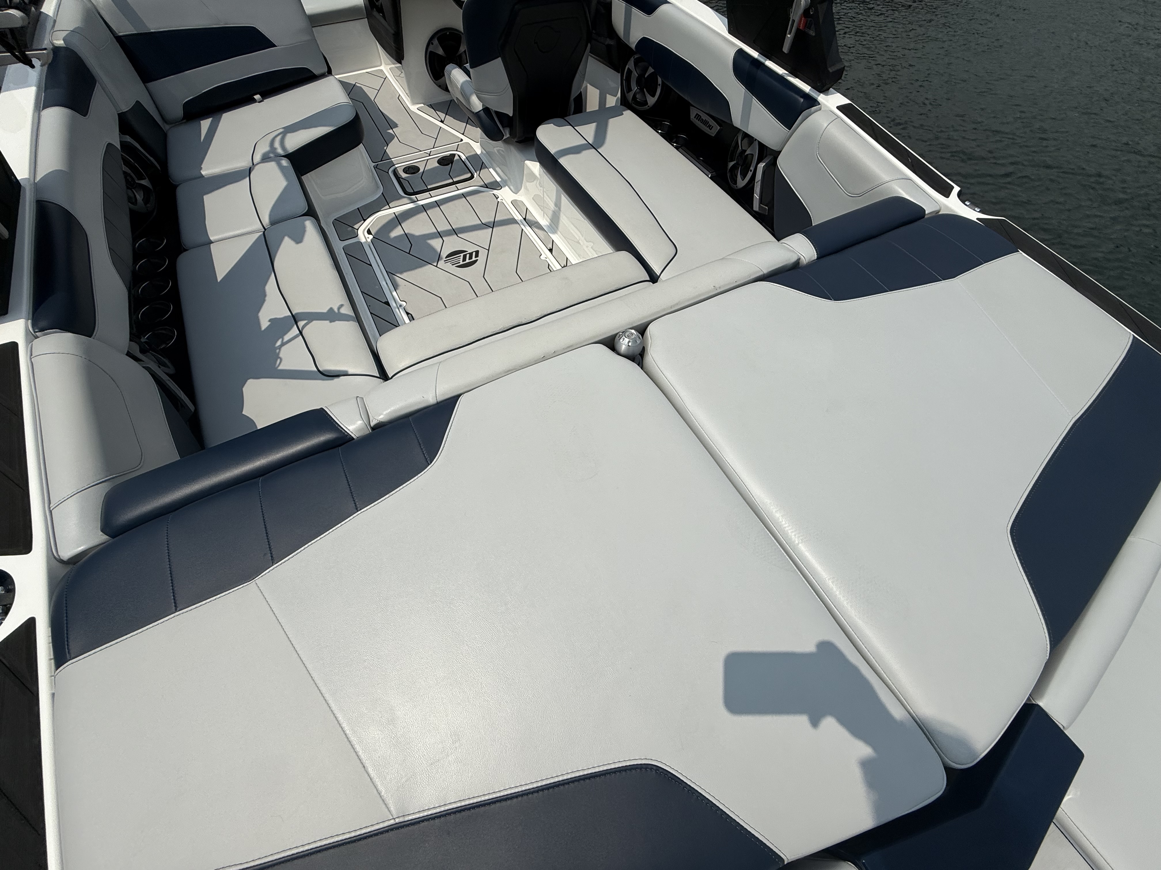 2021 Malibu 22LSV