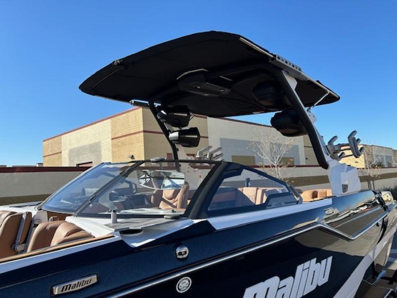 2025 Malibu M242