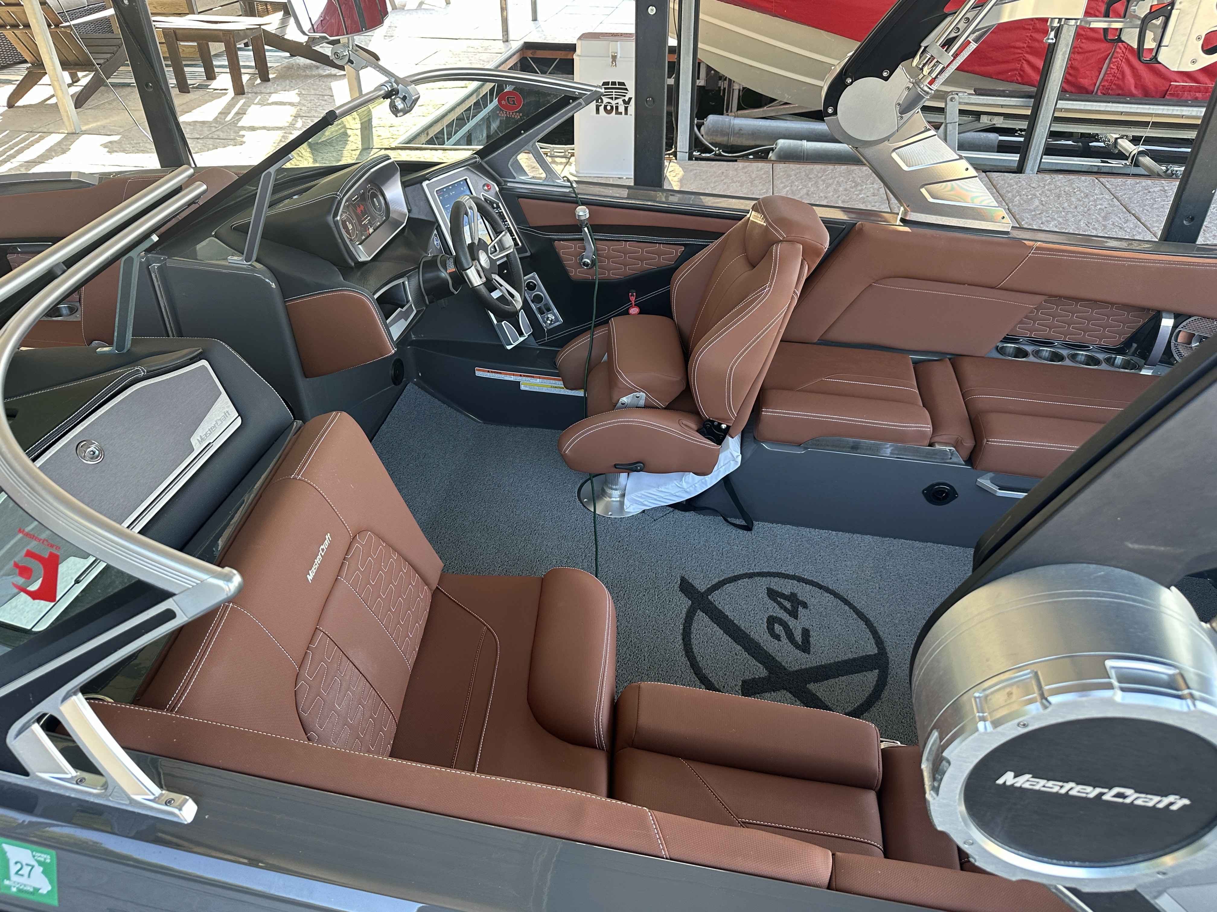 2021 MasterCraft X24