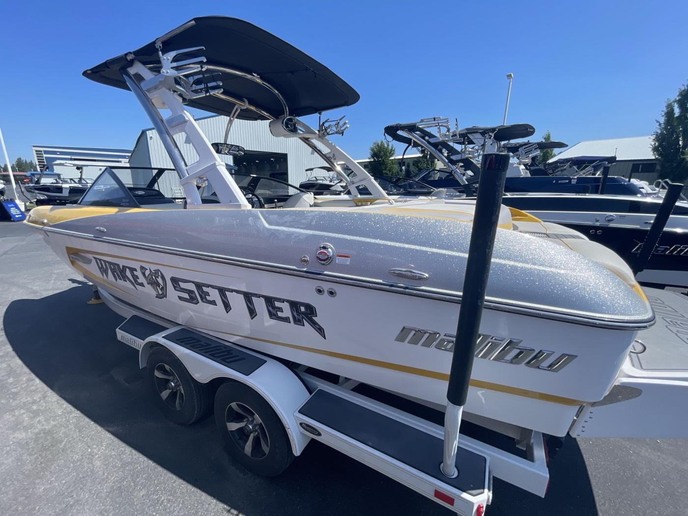 2013 malibu 22-MXZ