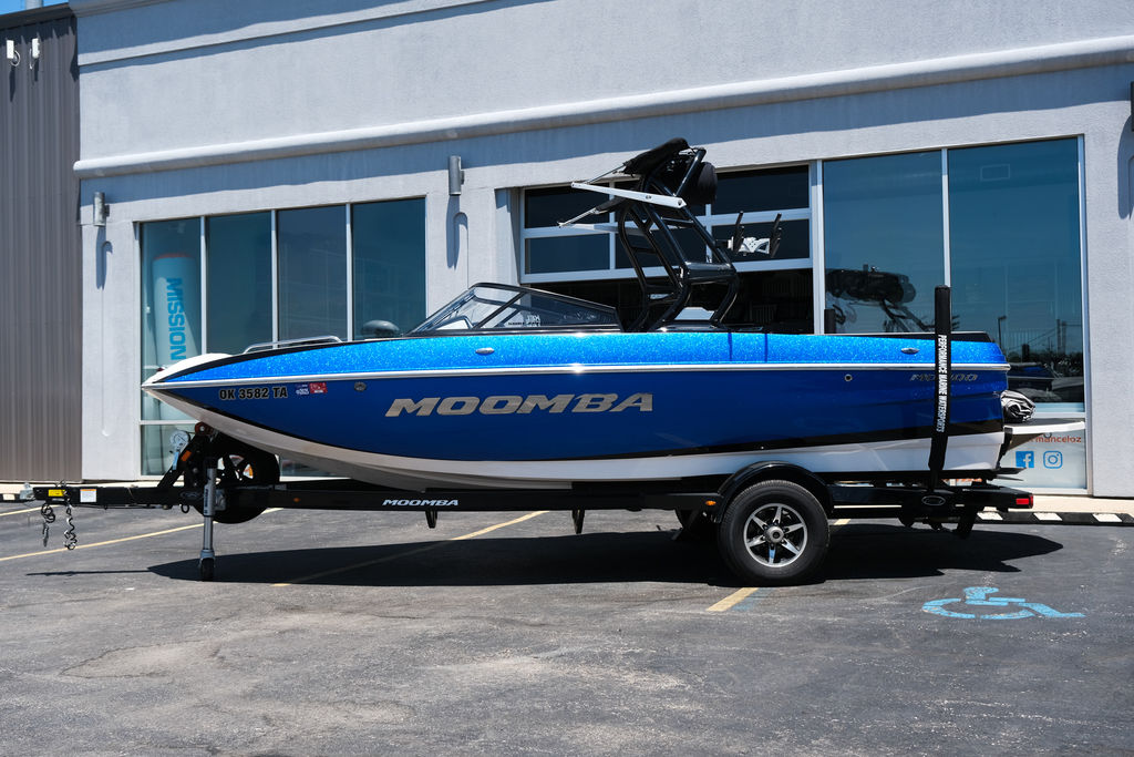 2017 MOOMBA Mondo Icon