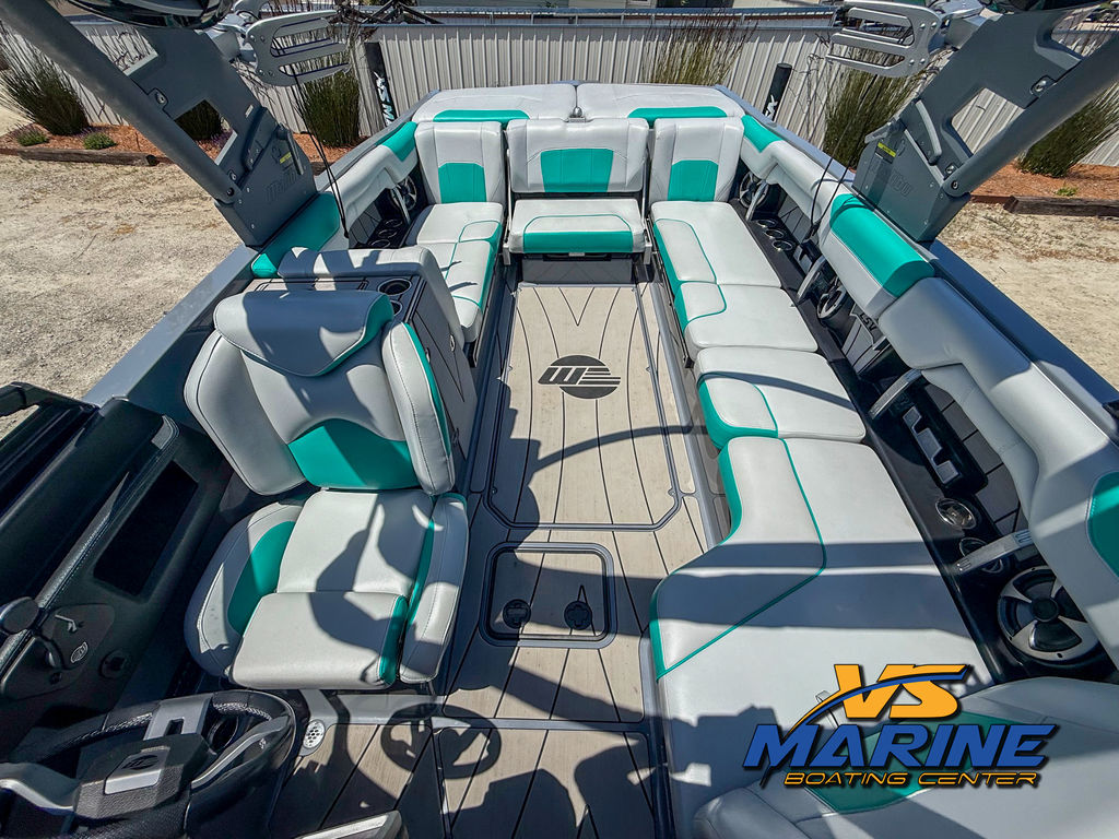 2020 Malibu Boats 25 LSV