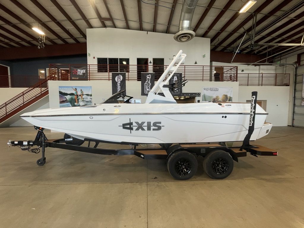 boat.Title