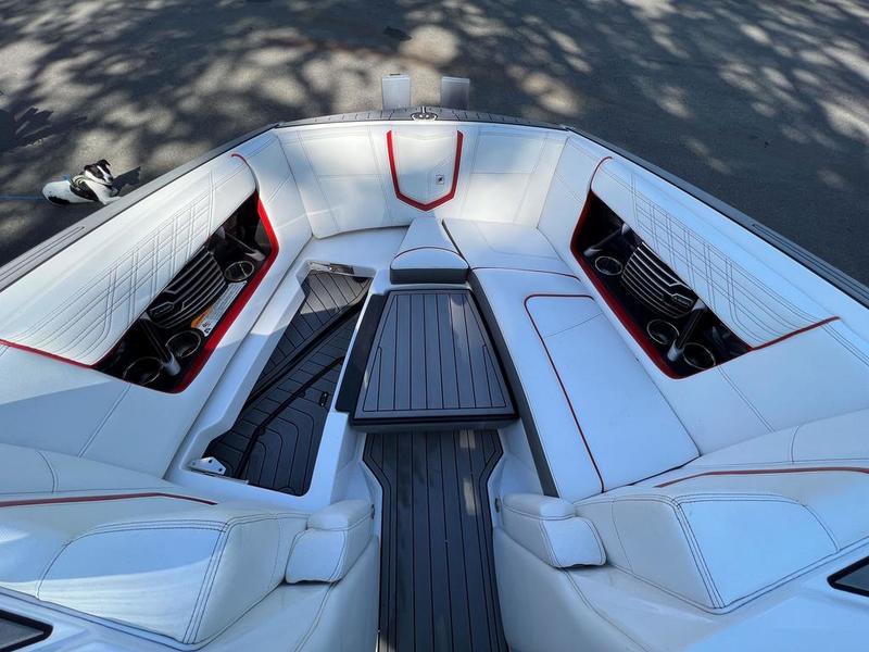 2016 Nautique G23
