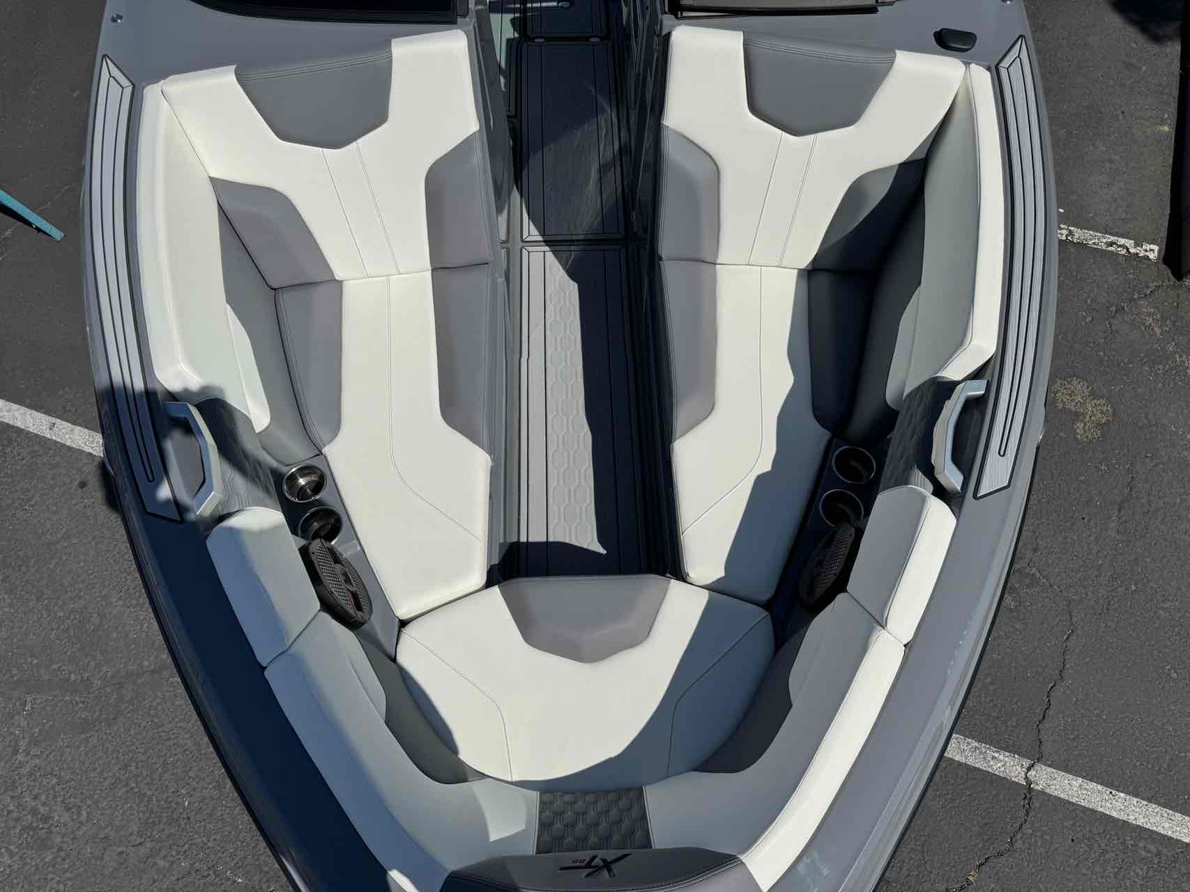 2024 MasterCraft XT25